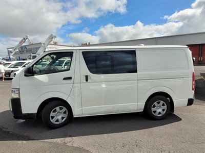 2018 Toyota Hiace - Thumbnail