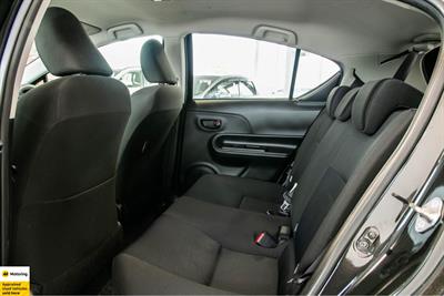 2016 Toyota Aqua - Thumbnail