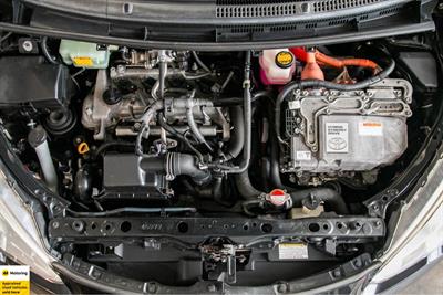 2016 Toyota Aqua - Thumbnail