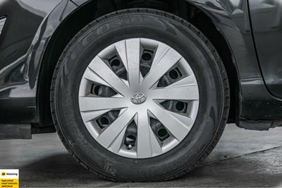 2016 Toyota Aqua - Thumbnail