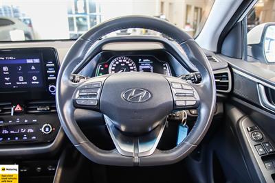 2022 Hyundai IONIQ - Thumbnail