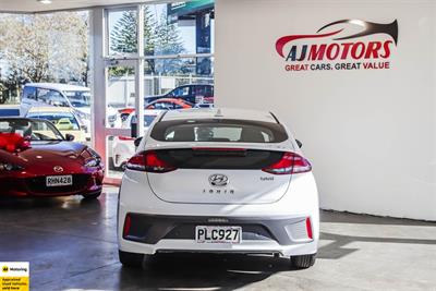 2022 Hyundai IONIQ - Thumbnail