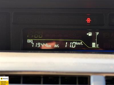 2013 Toyota Prius - Thumbnail