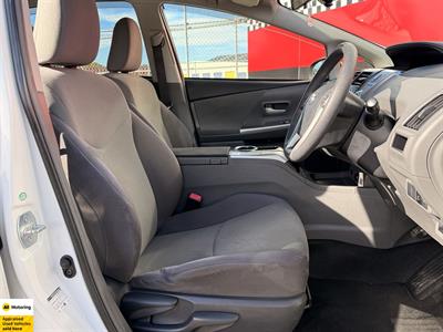 2013 Toyota Prius - Thumbnail