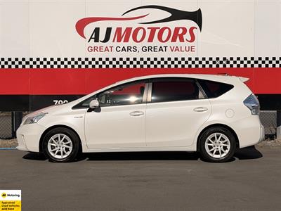 2013 Toyota Prius - Thumbnail