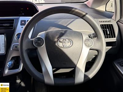 2013 Toyota Prius - Thumbnail