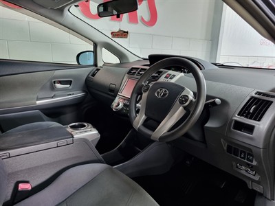 2013 Toyota Prius - Thumbnail