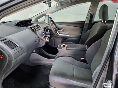 2013 Toyota Prius - Thumbnail