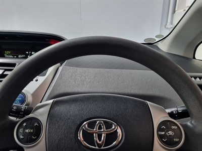 2013 Toyota Prius - Thumbnail