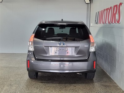 2013 Toyota Prius - Thumbnail