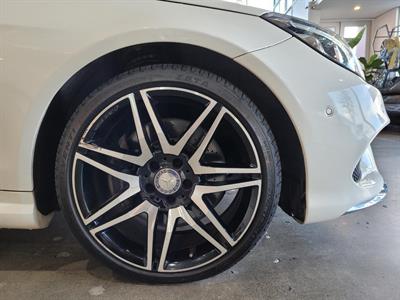 2014 Mercedes-Benz E 400 - Thumbnail
