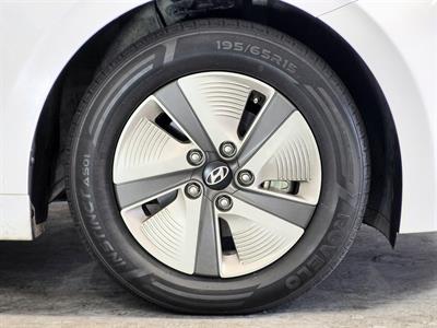 2022 Hyundai IONIQ - Thumbnail