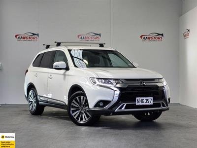 2021 Mitsubishi Outlander - Thumbnail