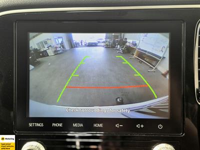 2021 Mitsubishi Outlander - Thumbnail