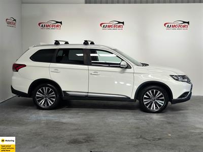 2021 Mitsubishi Outlander - Thumbnail