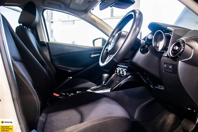 2015 Mazda Demio - Thumbnail