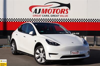 2022 Tesla Model Y - Thumbnail