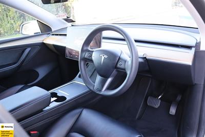 2022 Tesla Model Y - Thumbnail