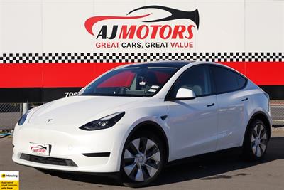 2022 Tesla Model Y - Thumbnail