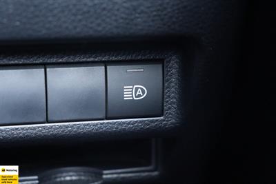 2021 Toyota RAV4 - Thumbnail