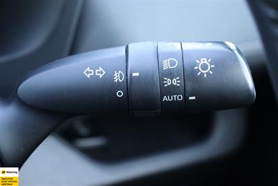 2021 Toyota RAV4 - Thumbnail