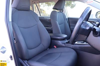 2021 Toyota RAV4 - Thumbnail