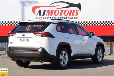 2021 Toyota RAV4 - Thumbnail