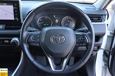 2021 Toyota RAV4 - Thumbnail