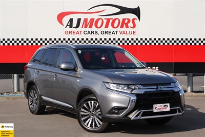 2022 Mitsubishi Outlander - Thumbnail