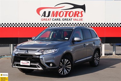 2022 Mitsubishi Outlander - Thumbnail