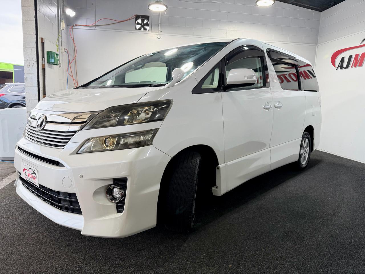 2014 Toyota Vellfire