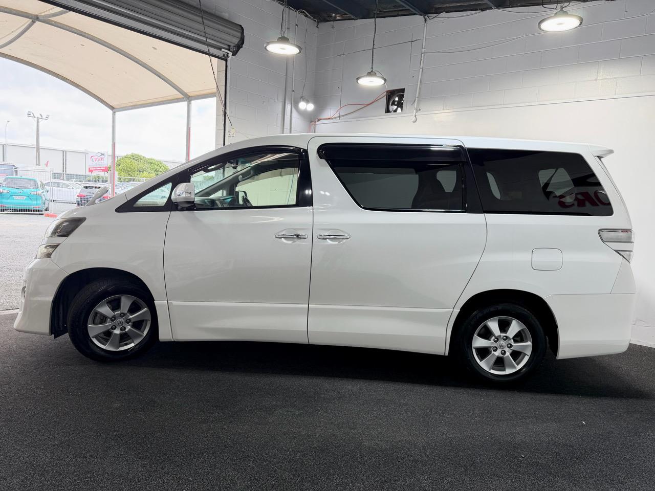 2014 Toyota Vellfire