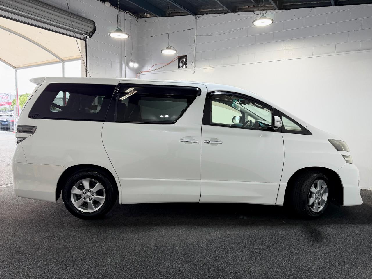 2014 Toyota Vellfire