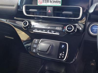 2021 Toyota Aqua - Thumbnail