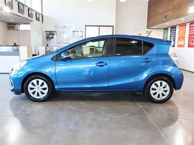 2012 Toyota Aqua - Thumbnail