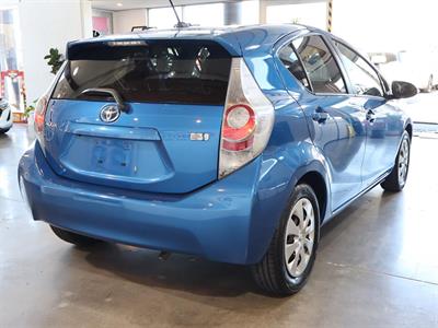 2012 Toyota Aqua - Thumbnail