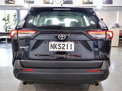 2021 Toyota RAV4 - Thumbnail