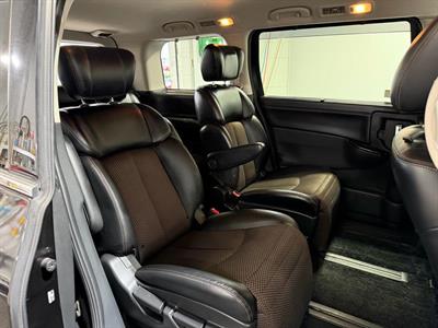 2013 Nissan Elgrand - Thumbnail