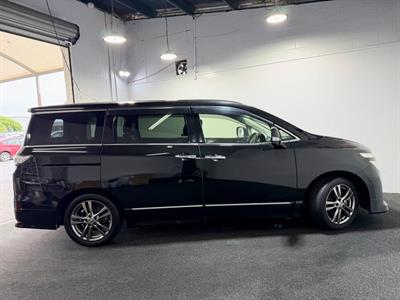 2013 Nissan Elgrand - Thumbnail