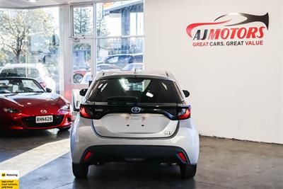 2021 Toyota Yaris - Thumbnail