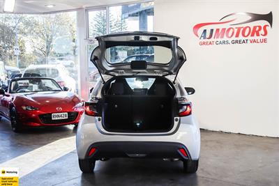 2021 Toyota Yaris - Thumbnail