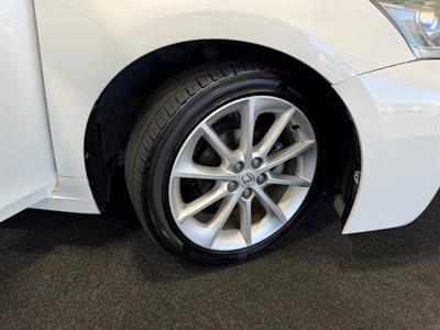 2012 Lexus CT 200h - Thumbnail