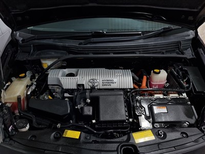 2013 Toyota Prius - Thumbnail