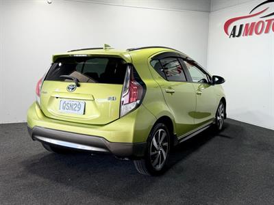2015 Toyota Aqua - Thumbnail