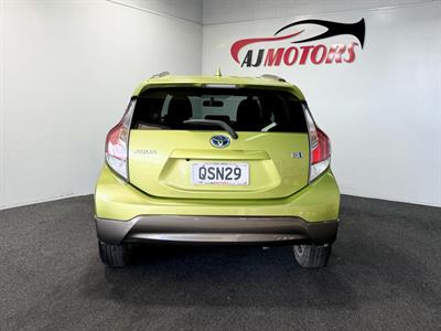 2015 Toyota Aqua - Thumbnail