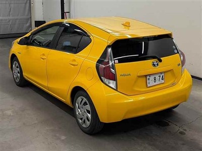 2015 Toyota Aqua - Thumbnail