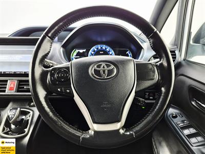 2014 Toyota Voxy - Thumbnail