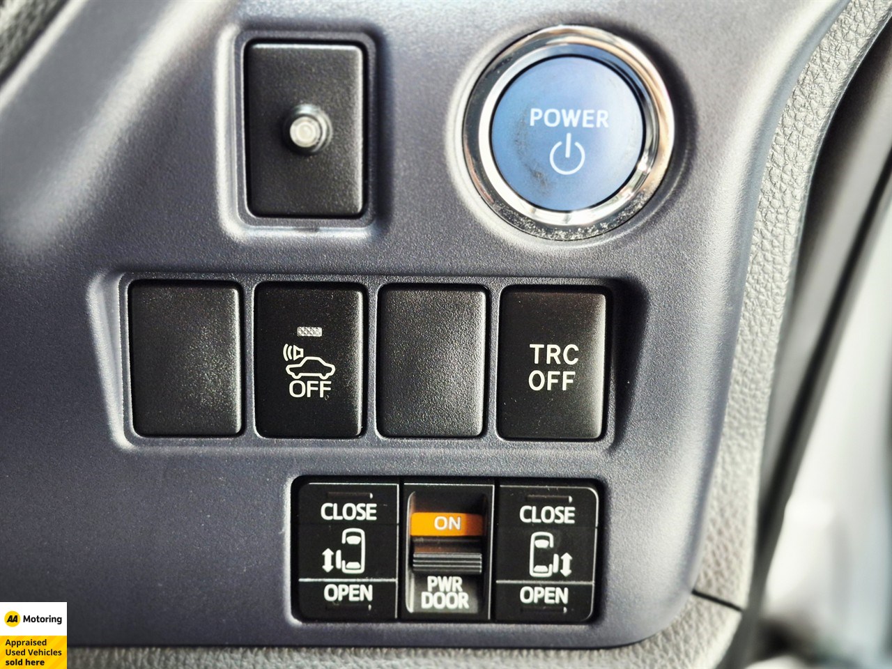 2014 Toyota Voxy
