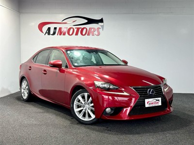 2013 Lexus IS 300h