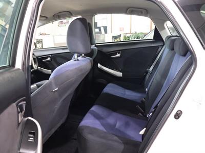 2014 Toyota Prius - Thumbnail